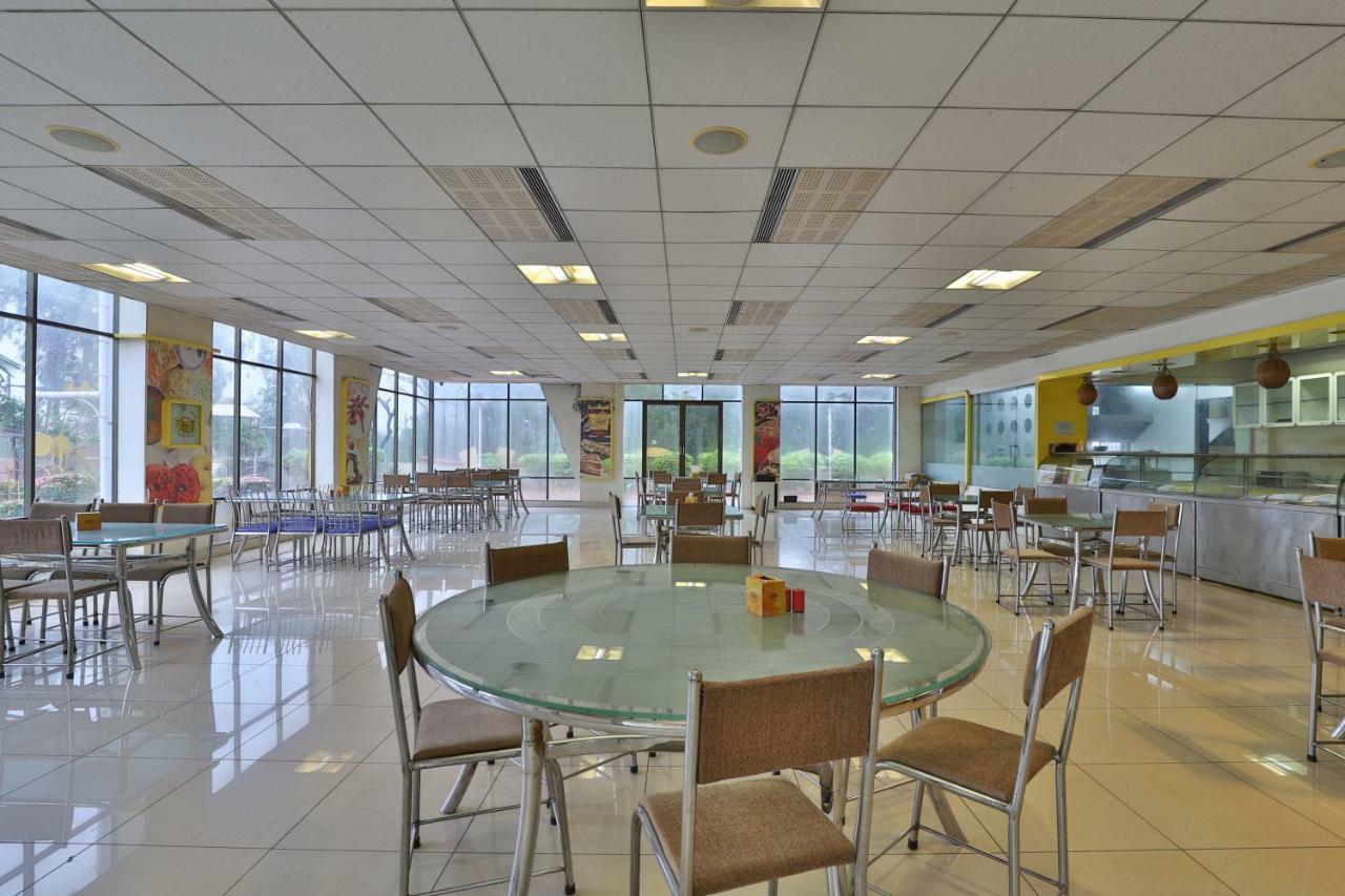 Capital O 47284 Atithi Resort Bharuch エクステリア 写真