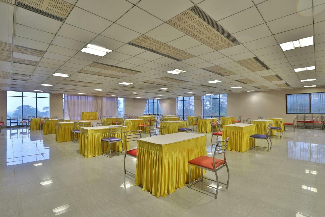 Capital O 47284 Atithi Resort Bharuch エクステリア 写真