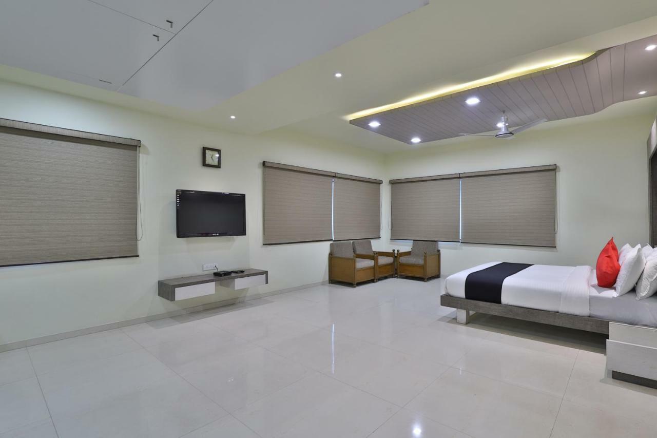 Capital O 47284 Atithi Resort Bharuch エクステリア 写真
