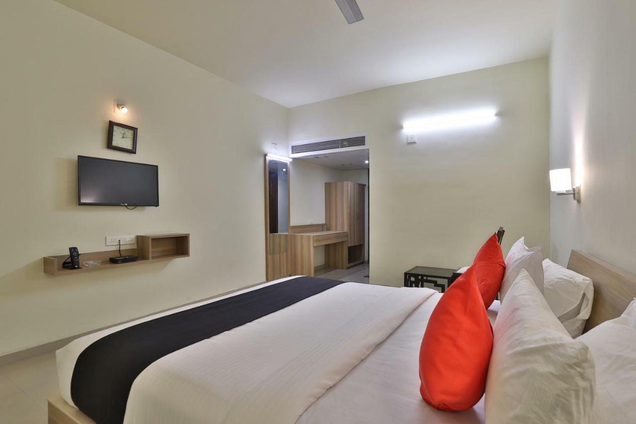 Capital O 47284 Atithi Resort Bharuch エクステリア 写真