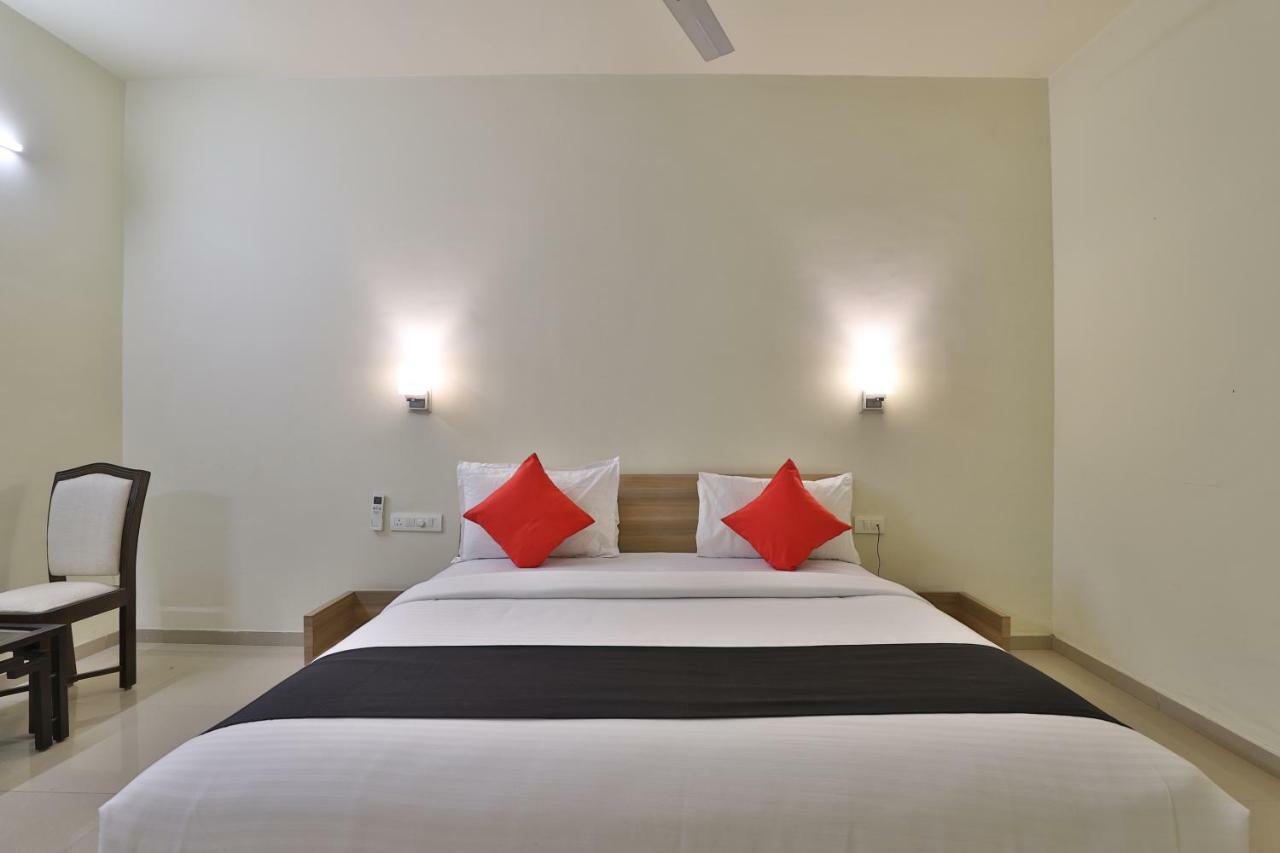 Capital O 47284 Atithi Resort Bharuch エクステリア 写真